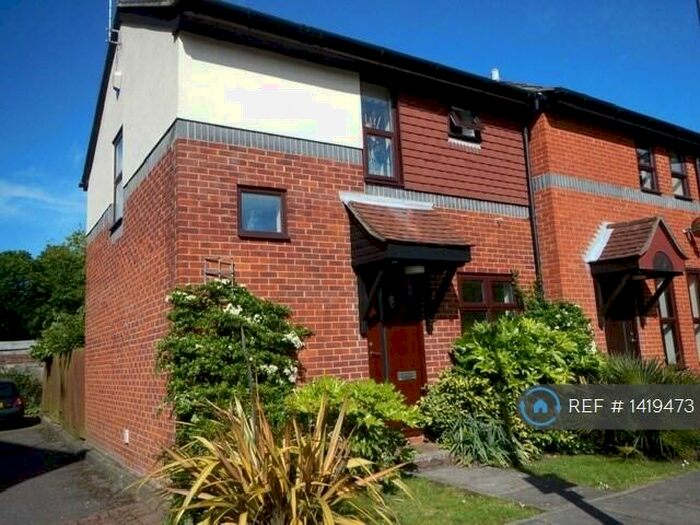 2 Bedroom End Of Terrace House To Rent In Beehive Walk, Portsmouth, PO1