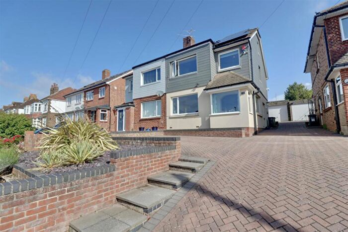 4 Bedroom Semi Detached House For Sale In Woodfield Avenue, Portsmouth, PO6