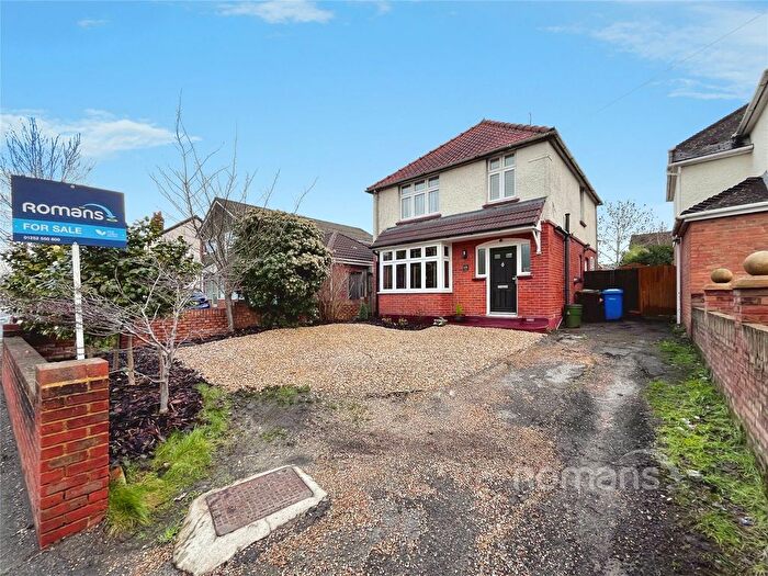 3 Bedroom Detached House For Sale In Cove Road, Farnborough, Hampshire, GU14