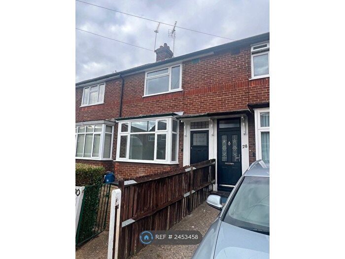2 Bedroom Terraced House To Rent In Hazelwood Close, Luton, LU2
