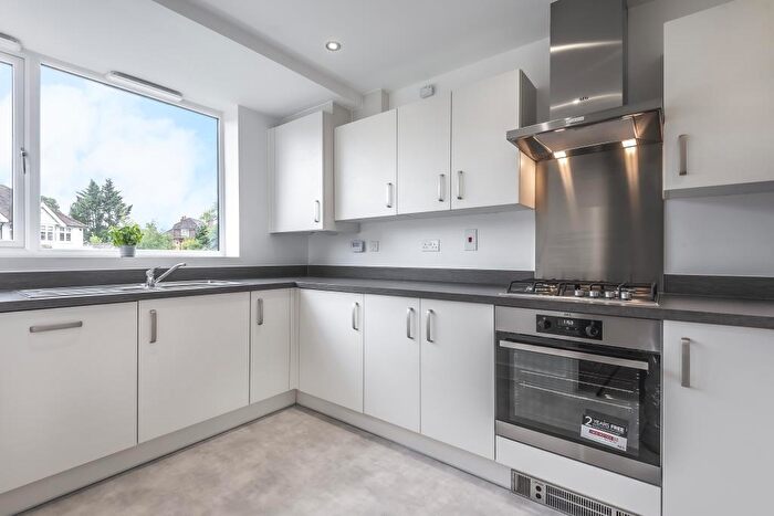 4 Bedroom Town House To Rent In Presentation Way, Reading, RG30