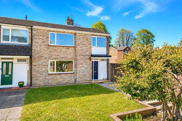 4 Bedroom End Of Terrace House For Sale In Martian Avenue, Hemel Hempstead, Hertfordshire, HP2