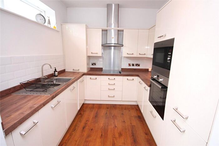 2 Bedroom Flat To Rent In The Beeches, Didsbury, Manchester, M20