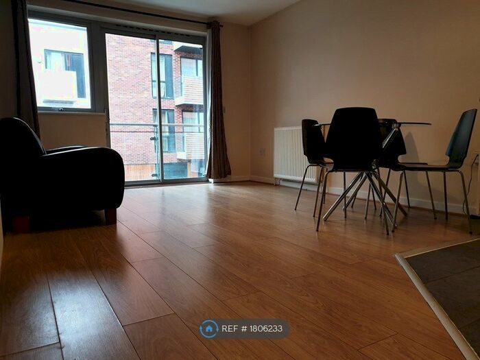 2 Bedroom Flat To Rent In Violet Road, London, E3