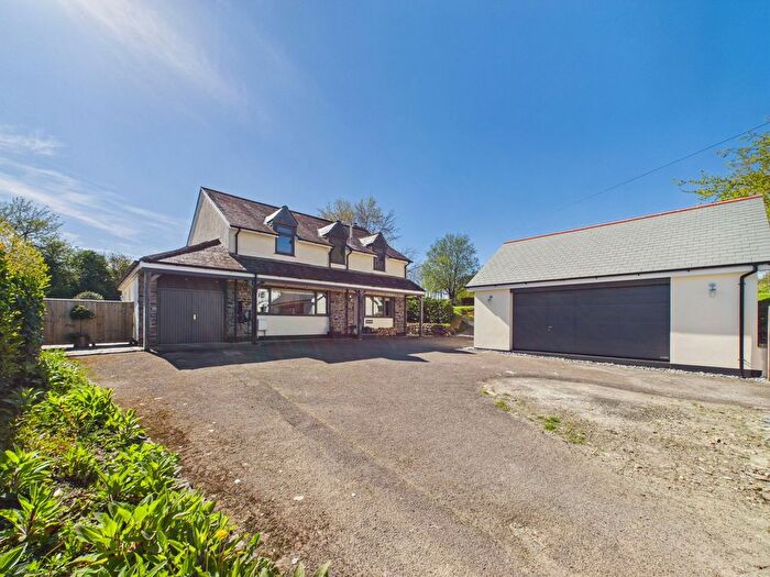 4 Bedroom Detached House For Sale In Rezare, Launceston, PL15