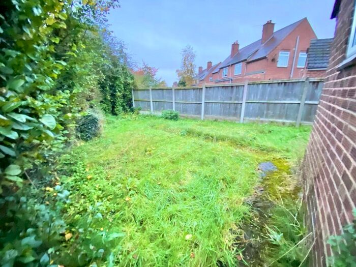 3 Bedroom Semi-Detached House To Rent In Vine Tree Avenue, Shavington, CW2