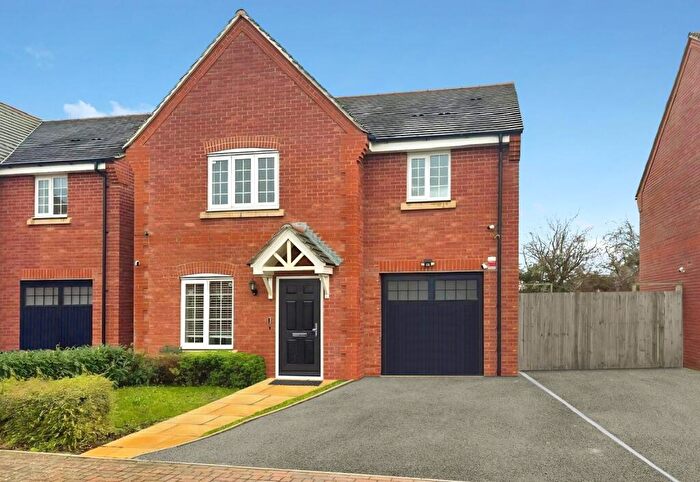 3 Bedroom Detached House For Sale In Chedworth Close, Stratford-upon-Avon, CV37