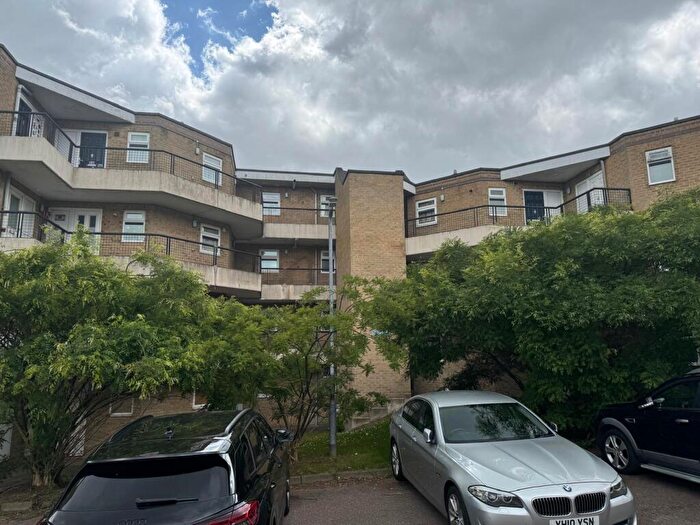 1 Bedroom Apartment For Sale In Ryedene Place, Basildon, Essex, SS16