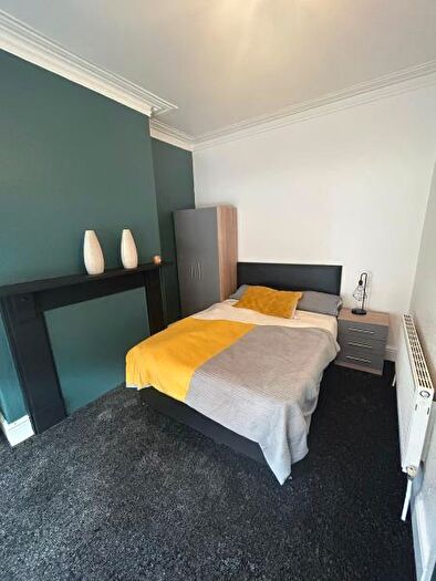 5 Bedroom Terraced House To Rent In Hessle Mount, Hyde Park, Leeds, LS6