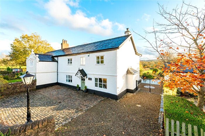 4 Bedroom Semi Detached House For Sale In Roach Road, Samlesbury, PR5