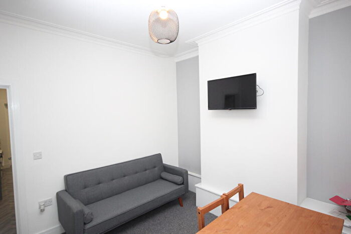 3 Bedroom House To Rent In Egerton Street, Stoke-on-Trent, Staffordshire, ST1