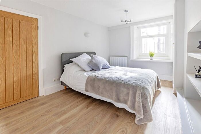 1 Bedroom Flat To Rent In North Terrace, Newcastle Upon Tyne, NE2