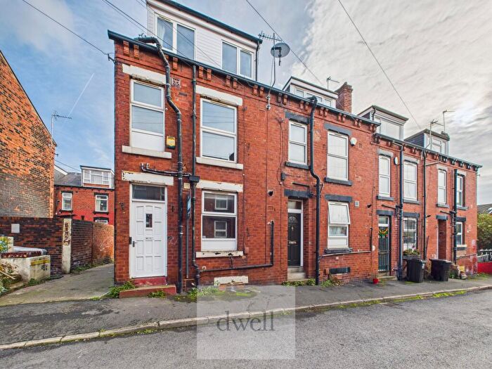 2 Bedroom Terraced House For Sale In Kelsall Avenue, Hyde Park, Leeds, LS6