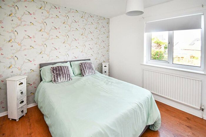 2 Bedroom Bungalow For Sale In Mill Crescent, Scotter, Gainsborough, DN21