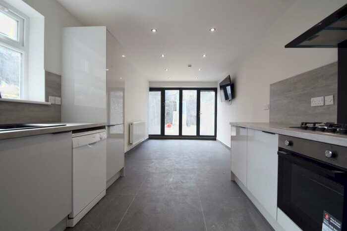 6 Bedroom House To Rent In Whitchurch Place, Cathays, CF24