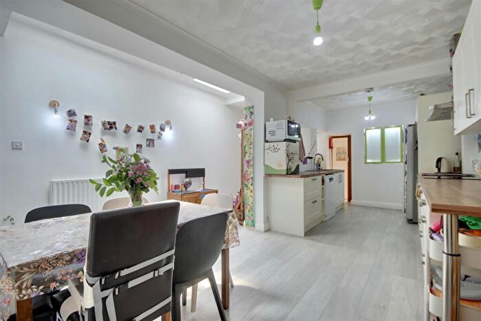 3 Bedroom Terraced House For Sale In London Road, Portsmouth, PO2