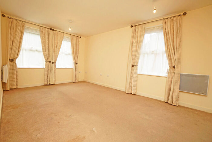 2 Bedroom Apartment To Rent In Oysell Gardens, Fareham, PO16