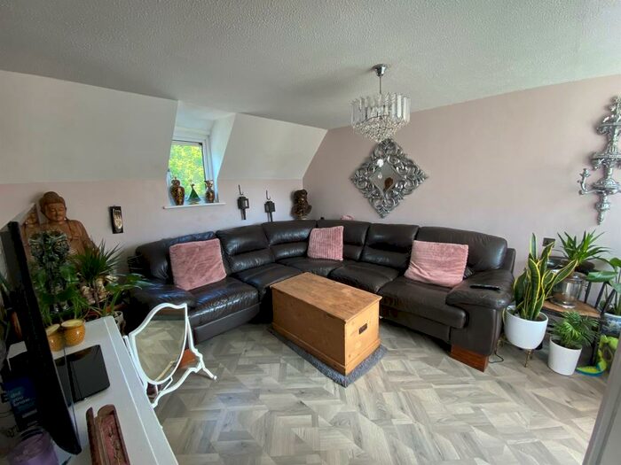 1 Bedroom Maisonette For Sale In Mill Lane, High Ongar, Ongar, CM5