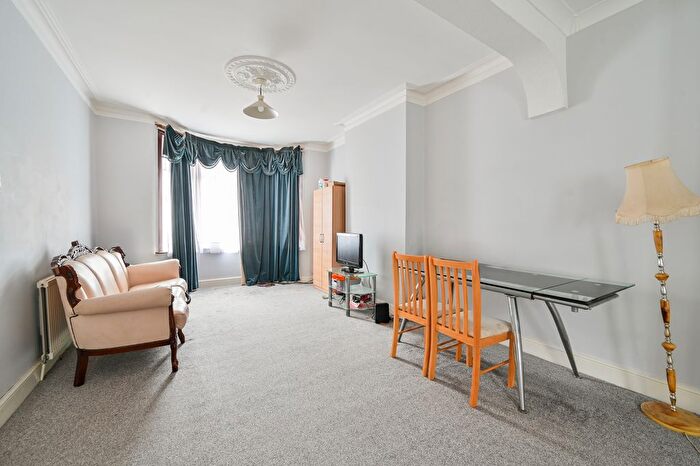 3 Bedroom Terraced House To Rent In Windsor Road, Ilford, IG1