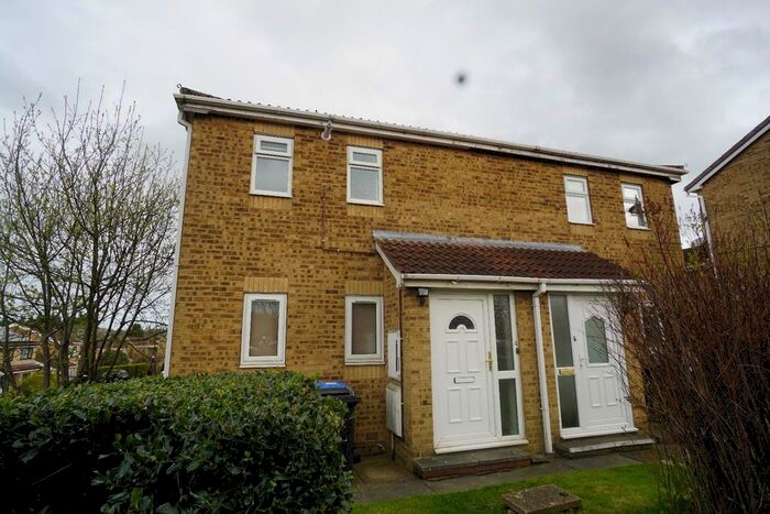 Studio To Rent In Beechfern Close, High Green, Sheffield, S35