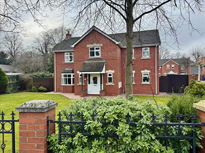 4 Bedroom Detached House For Sale In Welholme Avenue, Grimsby, DN32