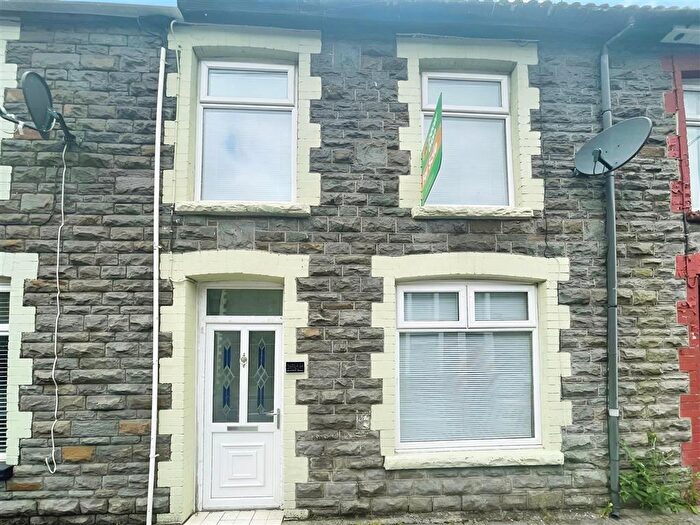 3 Bedroom House To Rent In Ynyscynon Road, CF40