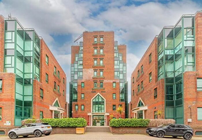 1 Bedroom Flat To Rent In , Aegon House, Lanark Square, Limeharbour, Crossharbour, Canary Wharf, London, E14