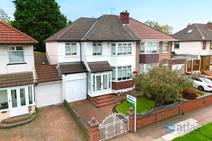 4 Bedroom Semi Detached House For Sale In Thingwall Hall Drive, Broadgreen, L14