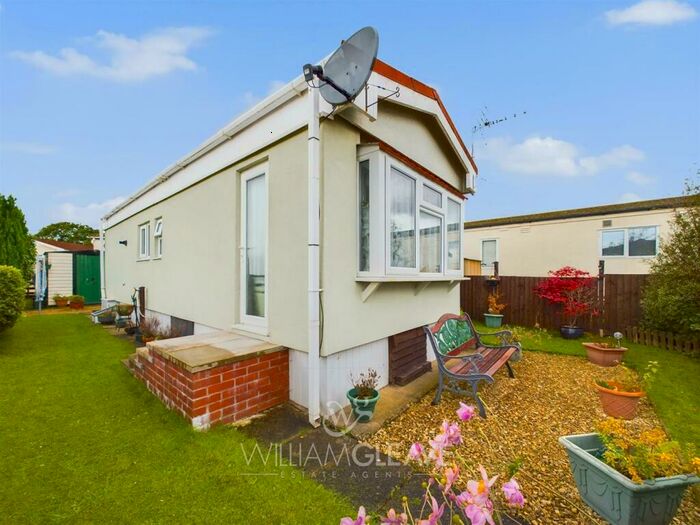 1 Bedroom Park Home For Sale In Willow Park, Gladstone Way, Mancot, Deeside, CH5