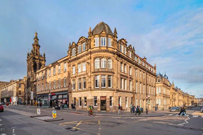 3 Bedroom Apartment For Sale In Chambers Street, Edinburgh, Midlothian, EH1