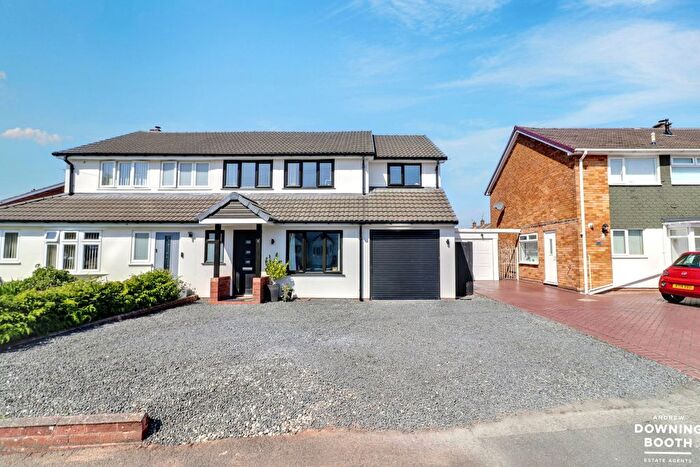4 Bedroom Semi-Detached House For Sale In Walmer Meadow, Aldridge, Walsall, WS9