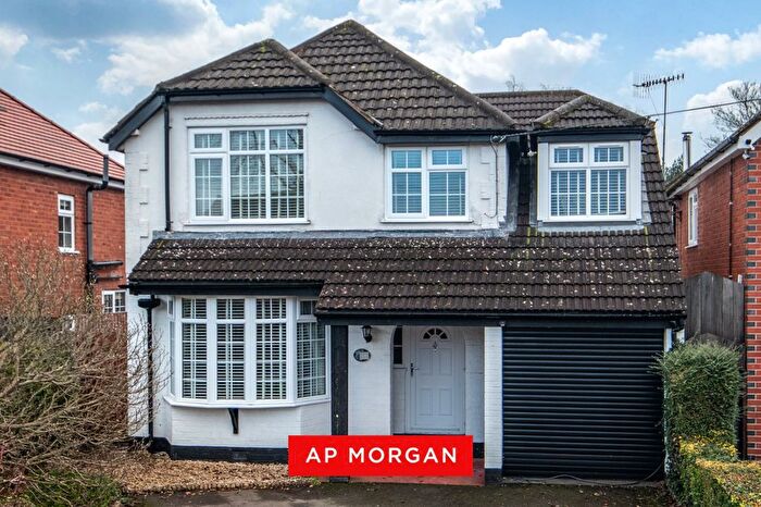 4 Bedroom Detached House For Sale In Wildmoor Lane, Catshill, Bromsgrove, Worcestershire, B61