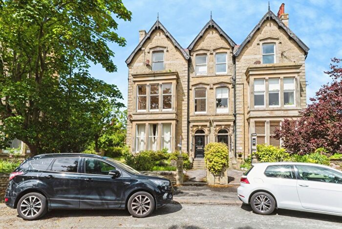 1 Bedroom Flat For Sale In St. Georges Square, Lytham St. Annes, Lancashire, FY8