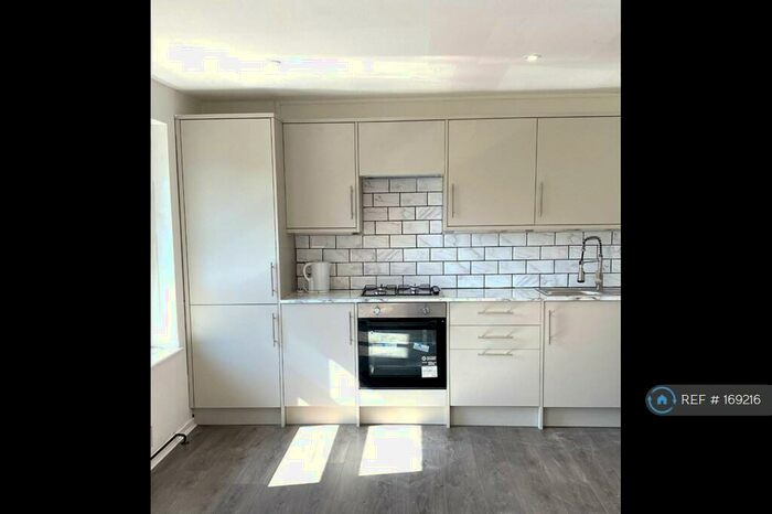 1 Bedroom Flat To Rent In Trinity Court, London, SE7