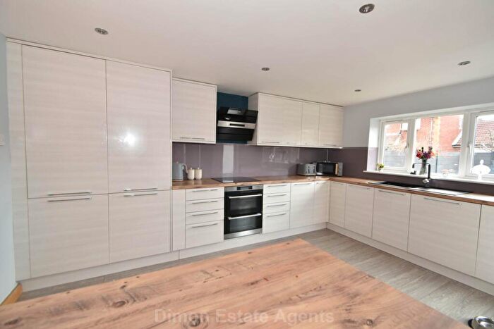 3 Bedroom End Of Terrace House For Sale In Magennis Close, Gosport, PO13