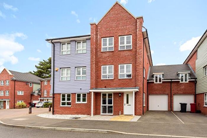 5 Bedroom Semi-Detached House For Sale In Wyeth Close, Taplow, Maidenhead, SL6