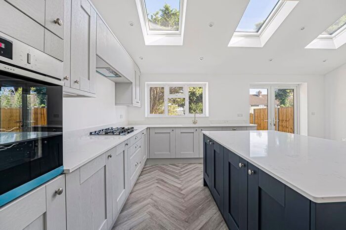 3 Bedroom Detached House For Sale In Eynswood Drive, Sidcup, DA14