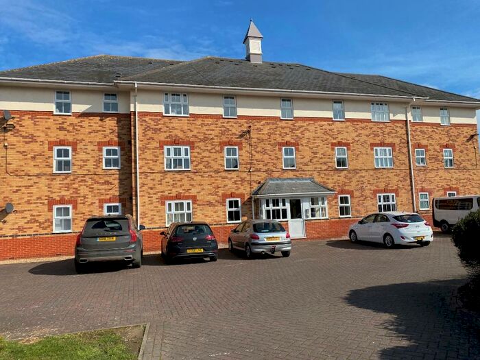 2 Bedroom Flat To Rent In Haddon Park, Colchester, CO1