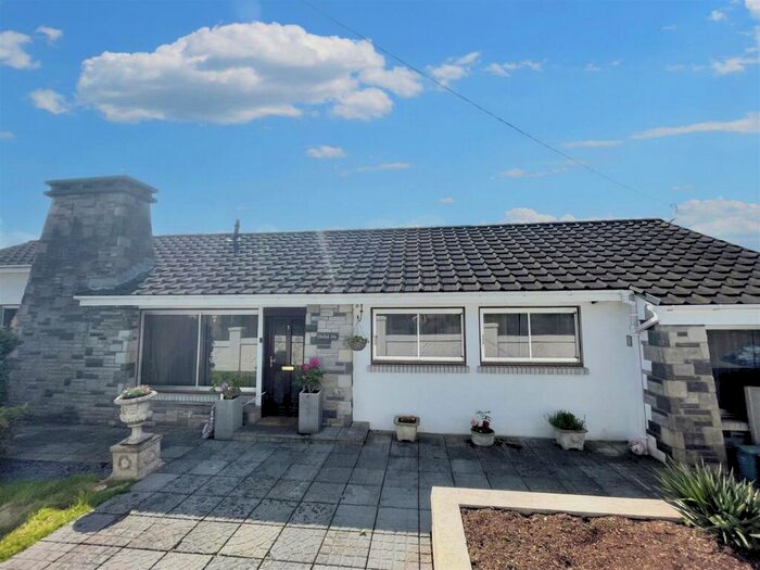 5 Bedroom Detached Bungalow For Sale In Heol Nazareth, Pontyates, Llanelli, SA15