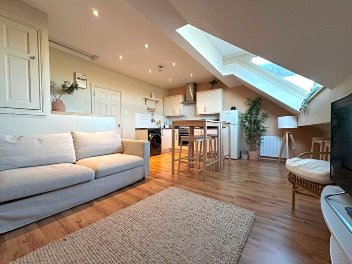 2 Bedroom Flat To Rent In West End Road, Morecambe, LA4