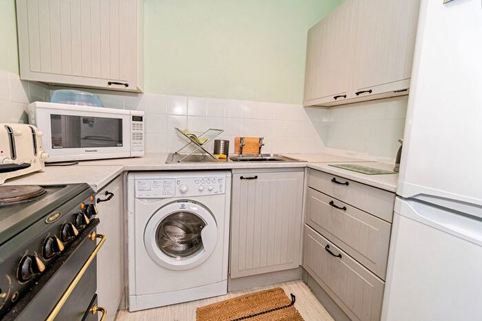 1 Bedroom Flat For Sale In Clifton Road, Southampton, Hampshire, SO15