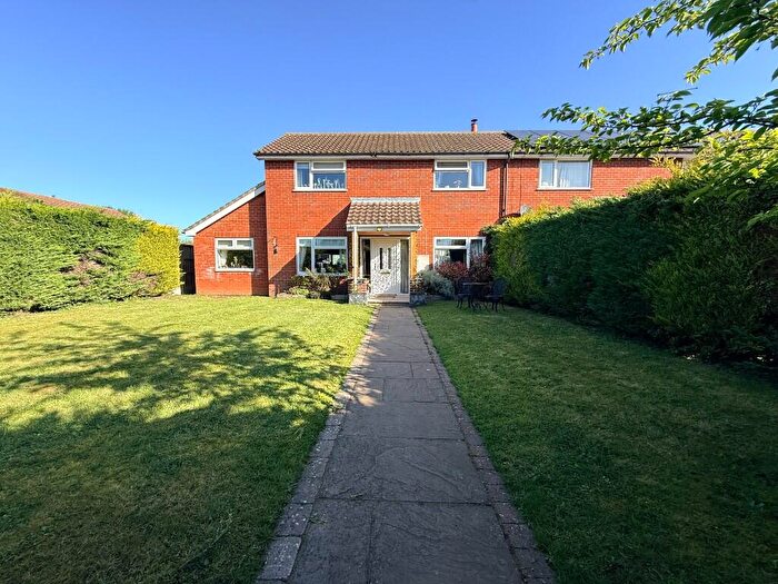 3 Bedroom Semi Detached House For Sale In Manor Road, Griston, IP25
