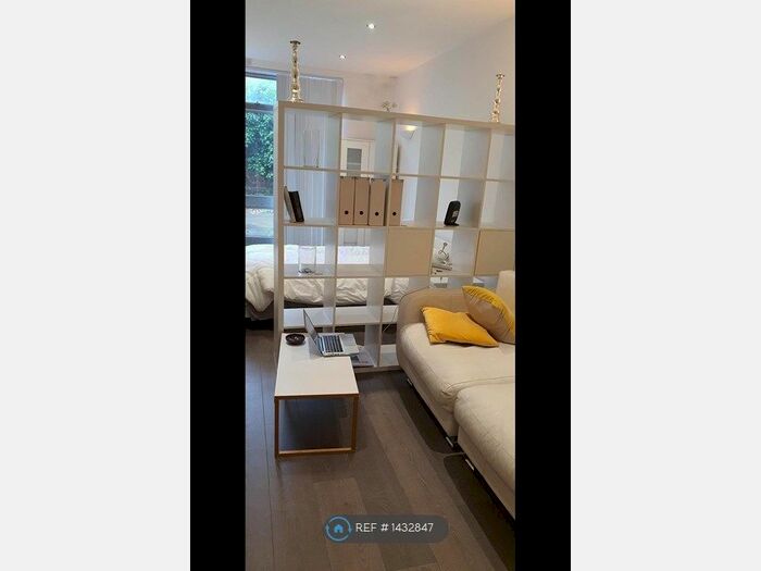 Studio To Rent In London Fields, London, E8