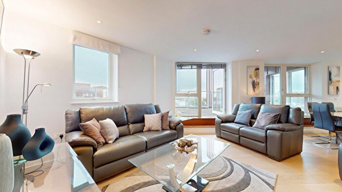 3 Bedroom Flat To Rent In Wilkinson Close, London, NW2