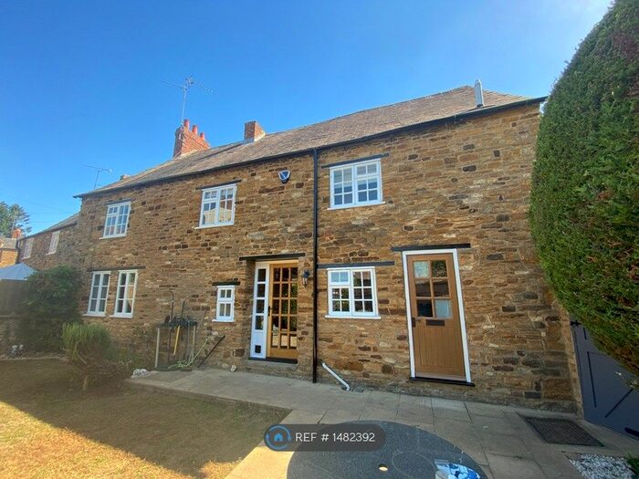 3 Bedroom Semi-Detached House To Rent In Vicarage Lane, Northampton, NN2