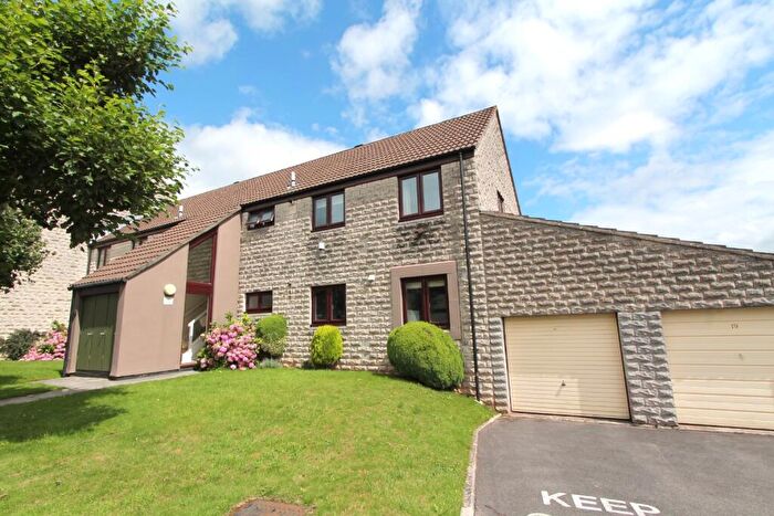 2 Bedroom Flat To Rent In Church Court, Midsomer Norton, BA3