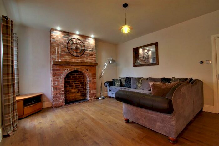 3 Bedroom Town House To Rent In Warstone Lane, Jewellery Quarter, Birmingham, B18