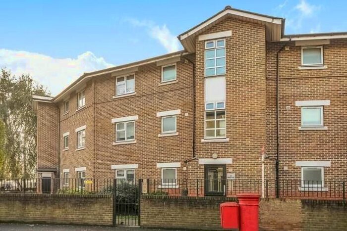 1 Bedroom Flat To Rent In Brook Drive, Elephant &amp; Castle, SE11