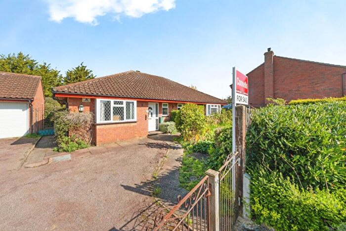 3 Bedroom Detached Bungalow For Sale In Wedgwood Avenue, Blakelands, Milton Keynes, MK14