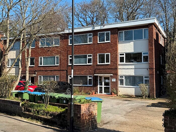 1 Bedroom Flat To Rent In Woodside Road, Portswood, Southampton, Hampshire, SO17